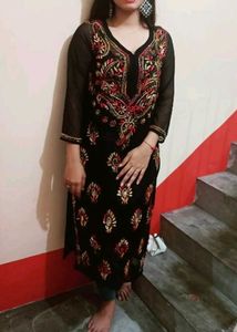 Elegant Black Embroidered Kurta