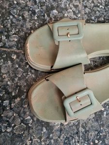 Sandal