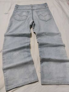 Light Wash Baggy Denim Jeans