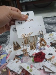 50 plus earrings set for just 1000
