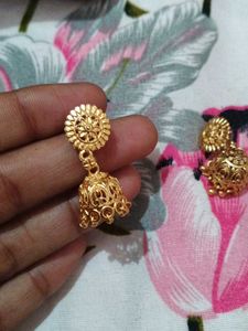 Gold-toned Jhumka Earrings🥰🎁🆕