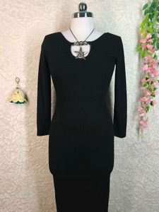 Chic Black Long Sleeve Midi Dress