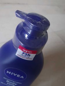 NEW  TAG NIVEA Nourishing Body Milk Lotion