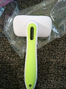 Auto-clean Pet Hair Brush