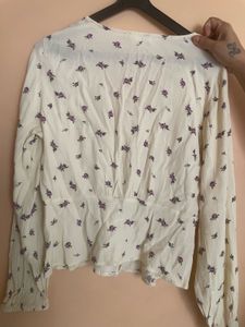 Chic Floral V-Neck Button-Up top