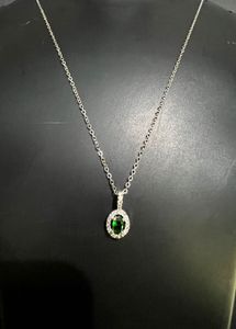 Elegant Green Emerald &amp; Diamond Pendant Necklace