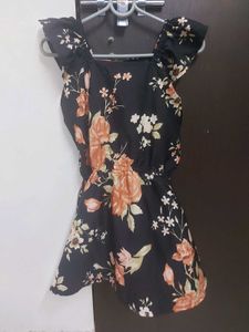 Chic Black Floral top