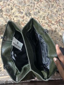Stylish Green Croc Textured Handbag