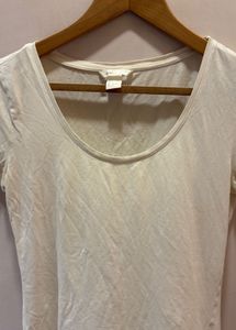 H&amp;m Scoop Neck T-Shirt - Size Small