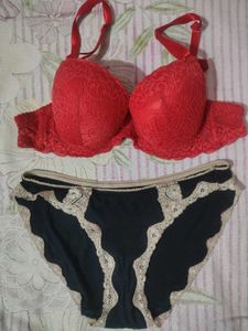 Red Lace Bra &amp; Black Panty Set 90cm