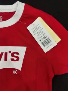 Levi's Red T-Shirt
