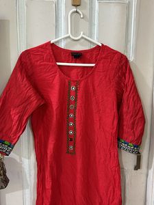 Red Kurti