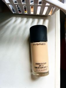 MAC Studio Fix Fluid Foundation SPF 15