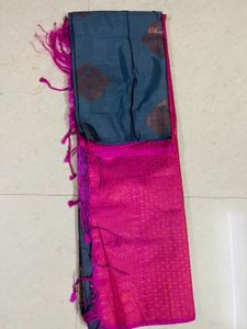 Borderless Elegant Grey &amp; Pink Silk Saree