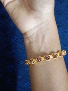 Elegant Gold-Plated Bangle