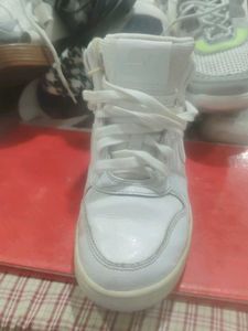White High-Top Sneakers nike