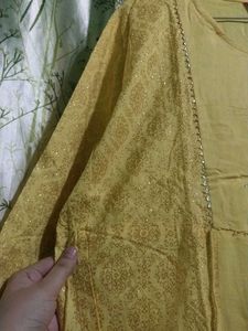 Yellow Embroidered Kurta (brand new ) never wore o