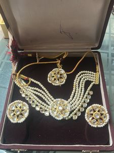 Elegant Pearl & Kundan Jewellery Set