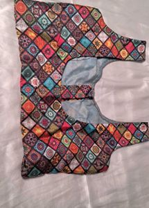 multi colour sleeveless blouse