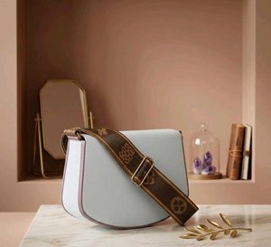 Premium Dual Color Bow Design Sling Bag 🎉