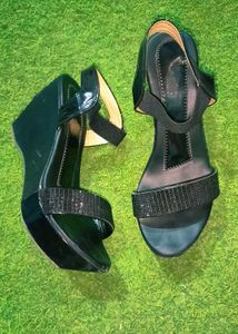 Sparkling Black Wedge Heels