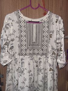 Gulmohar Jaipur Kurta with Floral Print