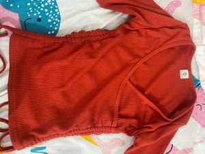 RED TOP With strings