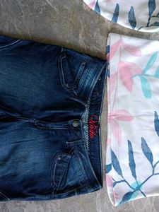 capri and sweatshirt set
