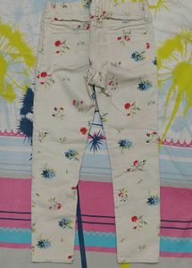 Cute Floral GAP Mid Waist Jeans