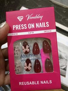 Vembley Press On Nails