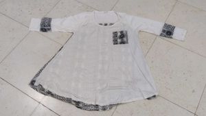 White tshirt for women