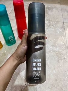 Set of 4 MILTON Water Bottles with Glass