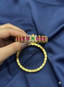 Elegant  Bangle Set
