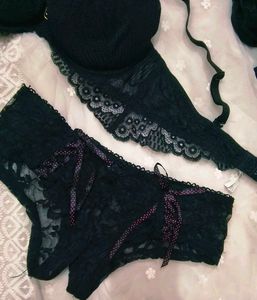 Elegant Black Lace Bralette with brief 👍