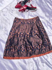 Chic Printed Midi Skirt &amp; Red Heels