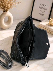 Chic Quilted Black Crossbody Bag