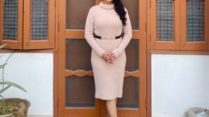 Chic Turtleneck Sweater Dress