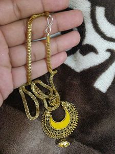 Elegant Yellow &amp; Gold Jewellery Set