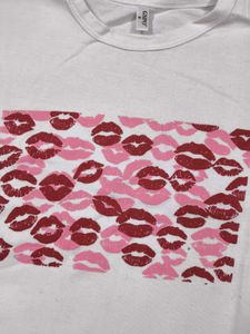 White oversize T-Shirt with Pink Lips Print