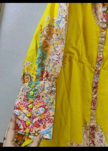 HERE &amp; NOW - YelloW Midi Dress