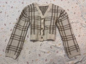 Cozy Plaid Cropped Cardigan
