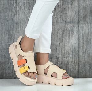 Knoos Sandals