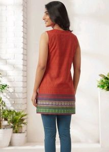 Red Sleeveless Kurta