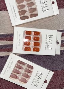 Do-It-Yourself False Nails Set