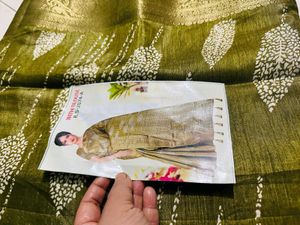Elegant Olive Green Saree With Blouse Piece