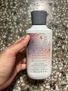 Bath & Body Works Snowflakes & Cashmere Lotion