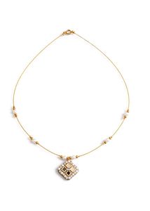 Delicate Gold Chain Necklace with Pendant
