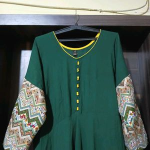 Green Kurta with Printed Sleeves