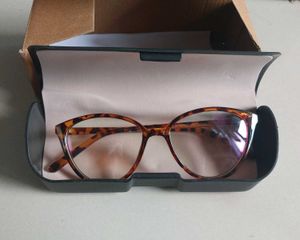 Stylish Tortoiseshell Cat-Eye Glasses