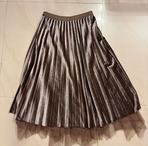 Elegant Pleated Velvet Skirt